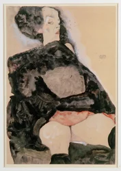黒衣の女性