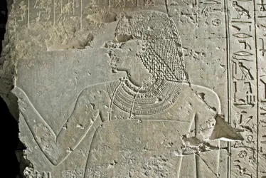 エジプトの古代遺跡：宰相ラモースの表現。彼の墓の低浮彫り（第18王朝）。ルクソール、テーベ、貴族の墓（エジプト