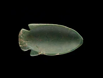魚型の皿の内側（ガラス）（182794も参照）