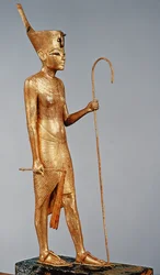ツタンカーメンの墓から北の赤い冠をかぶった王の像（紀元前1370〜52年）ニューキングダム（金色の木材）