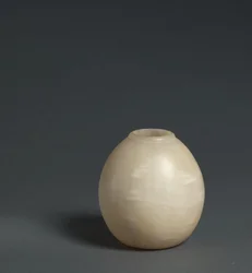 ダチョウの卵の形をした容器、新王国、紀元前1540年-1296年