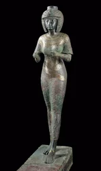 神聖アドラトレス・カロママ像、第三中間期（ブロンズ、金・銀・エレクトラム）（127647も参照