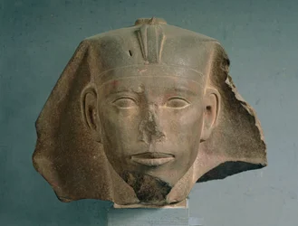 旧王国アブローシュ出身のジェフデフレ王の頭、紀元前2565-2558年頃（石英）（50746も参照）
