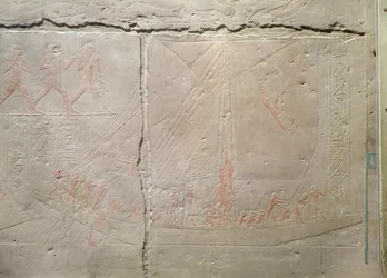 旧王国、アケトヘテプのマスタバからの船旅を描いたレリーフ。紀元前2400年頃（石灰岩塗装）