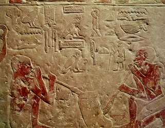 ケムレフのマスタバ、サッカラ、旧王国、紀元前2325年頃（塗られた石灰岩）のガラス送風機を描いたレリーフ