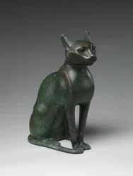 ミイラ化した猫が入っていたとされる猫の彫像 紀元前332～30年（鉛入りブロンズ