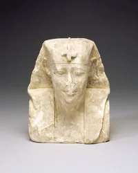 王の彫刻家モデル、可能性のあるプトレマイオスIまたはII（石灰岩）