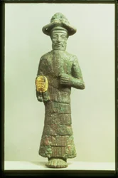 黄金の手を持つエラム人の神（イラン南西部スーサ出土、前1800～1700年頃）（ブロンズ・金