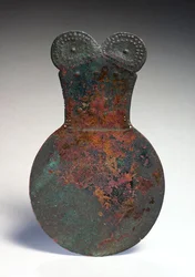 鏡（イラン北西部マルリク出土、紀元前1400年頃）（ブロンズ