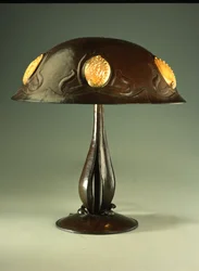 テーブルランプ、1910年頃（銅・真珠・アワビ貝