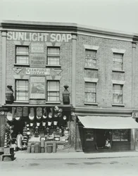 3-4 Gainsborough Road：London、1899年の正面図