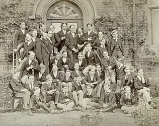 イートンカレッジの家の写真、1870年代