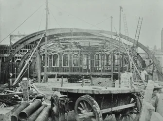 キングスクロス駅：1862年に建設工事が進行中