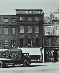 Lyons Coffee House、7 Blackfriars Road、1935