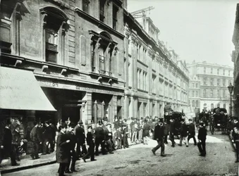 オールドブロードストリート、証券取引所の入口、ロンドン市、1890