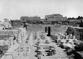 柱のホール、1906