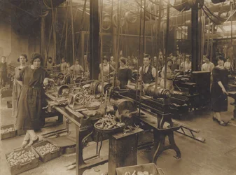 正体不明のイギリスの土木工事、20世紀初頭（モノクロ写真）