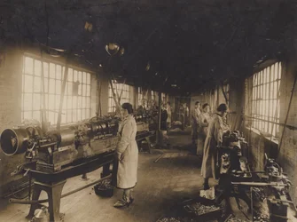 正体不明のイギリスの土木工事、20世紀初頭（モノクロ写真）