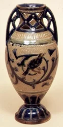 E.Bennettの装飾が施されたベイリー花瓶