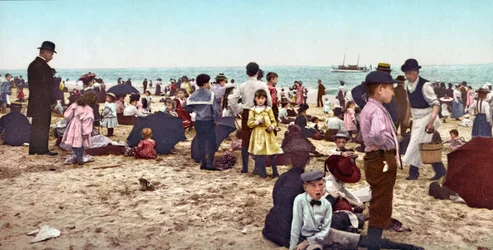 ビーチの風景（手彩色写真）