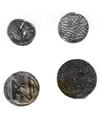 クーノベリヌスまたはシンベリンの硬貨（西暦43年）、オファ、マーシアの王（西暦757〜96年）、アルフレッド（西暦871〜99年）およびエドワードザエルダー（西暦871〜924年）（銀）
