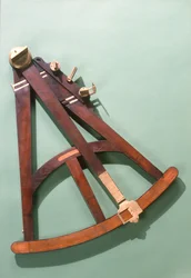ハドレーの四分円と横方向のツゲの木目盛り、c.1750（真ちゅうと木）