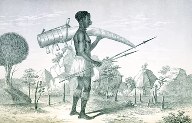 リチャードFバートン（1821-90）による中央アフリカの湖水地方の象牙象牙の装飾が施されたネイティブ（1860年）