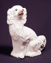 スタッフォードシャーの犬のフィギュア 19世紀半ば