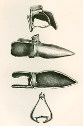 The British Army: Its Origins, Progress and Equipment、1868 年発行の鐙と Sollerets。