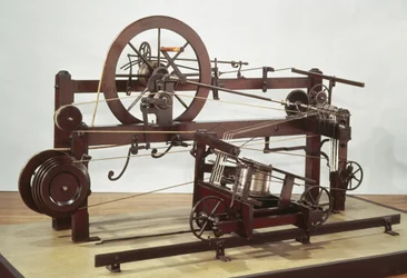 サミュエルクロンプトン（1753-1827）がc.1772-79で発明したスピニングラバフレームのレプリカ（木と金属）