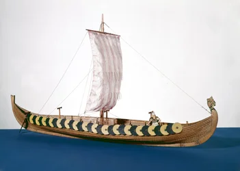 1880年にノルウェーのゴクスタッドで発見されたバイキング船のリギングモデル（木）