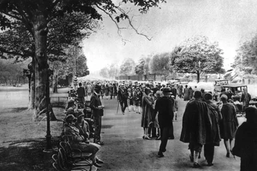 1931年、パリのエトワールからブローニュの森まで続くフォッシュ通り