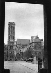 1931年、パリのサンジェルマンラウセロワの正面とポーチ。
