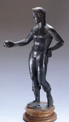 捧げ物をするブロンズ像。紀元前4世紀、エトルリア文明の時代。