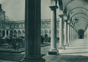 1927年、イタリア、ナポリ近郊のサンマルティーノ修道院の回廊