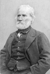 ルイ・オーギュスト・ブランキ1805-1881.社会主義理論家、政治家。胸像。スーツ