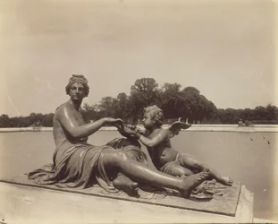 ヴェルサイユ、公園の一角、1901年。