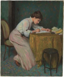書く若い女性