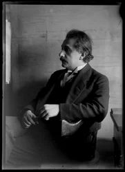 アルベルト・アインシュタイン（1879-1955）の写真