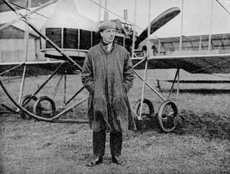 ロンドン-マンチェスターエアレース：ジャックアルコック氏とモーリスファーマン複葉機、1914年1934年