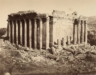 古代シリアの都市、現在のレバノンにあるヘリオポリスまたはバールベックの考古学地区のバッカス神殿