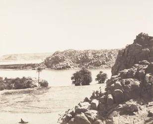 Tâfah、ナイル川のほとりの花崗岩の岩、1851-52年、1853-54年に印刷。