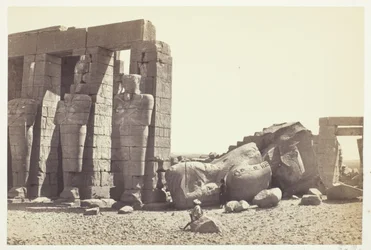 Osiride Pillars and Great Fallen Colossus, c. 1857 年、1862 年に印刷。
