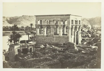 ファラオのベッド、フィラエ、大神殿から、1857年。