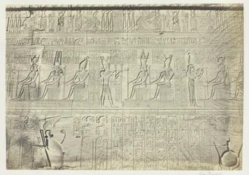 外壁の彫刻、デンデラ