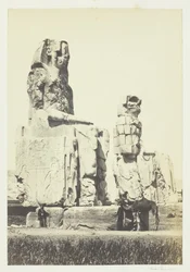 メムノンの彫像、テーベ平原、1857年。