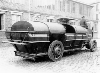 家庭ごみを輸送するための閉じた自動車運搬業者、1912