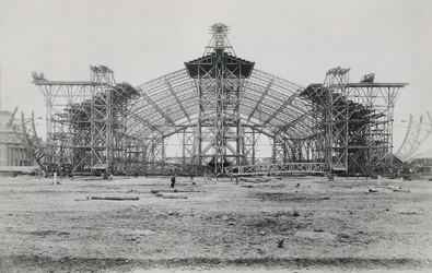 1889年の万博博覧会のためのGalerie des Machinesの構築
