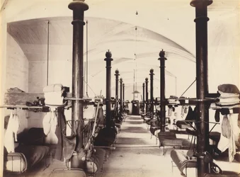 1860年代、フランス、アヴィニョン、パテ宮、レ・サール・デ・ガール（写真）