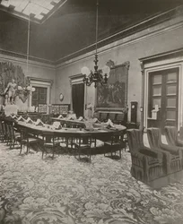 パリ代議院、会議場（モノクロ写真